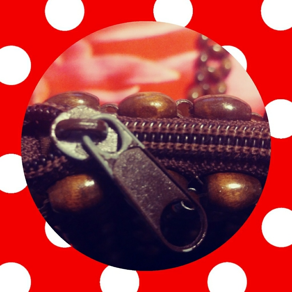 🎈🎈Unique Wooden Beads Purse🎈🎈 - Picture 3 of 3